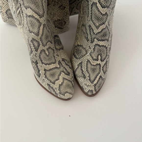 Express Snake Print Over the Knee Boots Size 7 - Picture 5 of 10